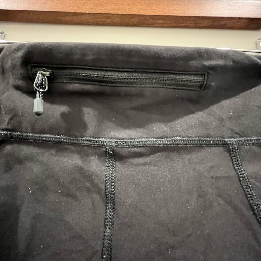 Lululemon Athletica SZ 4 Black Leggins 25” Long see pictures and read details - Picture 5 of 8